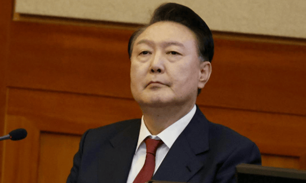 重磅！“总统下台”响彻全球！中国使馆遭冲击，李在明自身难保