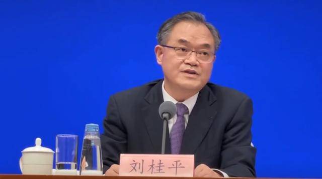 中候补履新直辖市市委副书记后，再兼新职