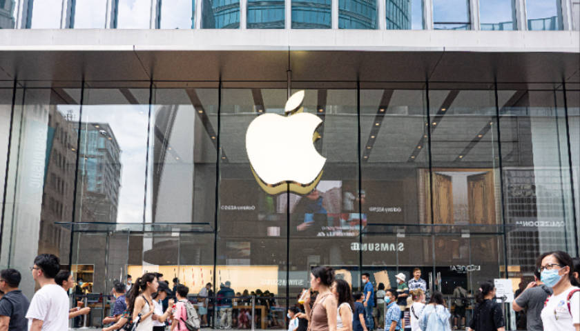 从iPhone17开始苹果或将连续三年大改版，折叠机、曲面屏都在计划中