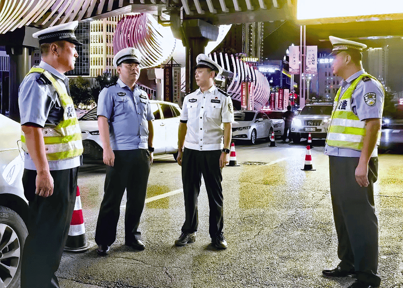 筑牢道路交通安全防线