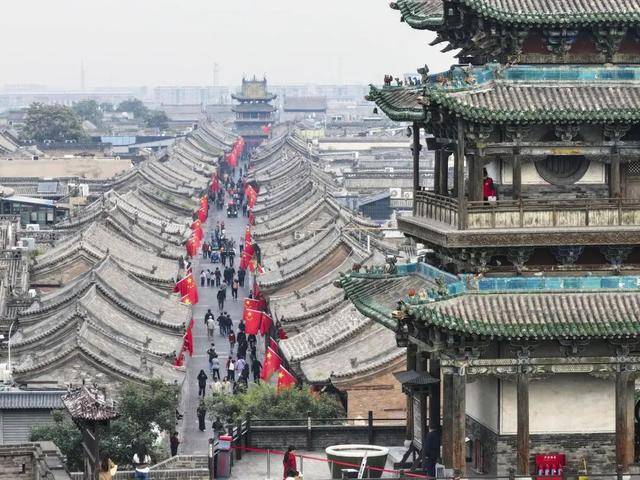 国庆期间，山西各地迎来客流高峰