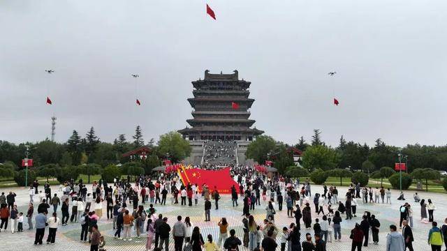 国庆期间，山西各地迎来客流高峰