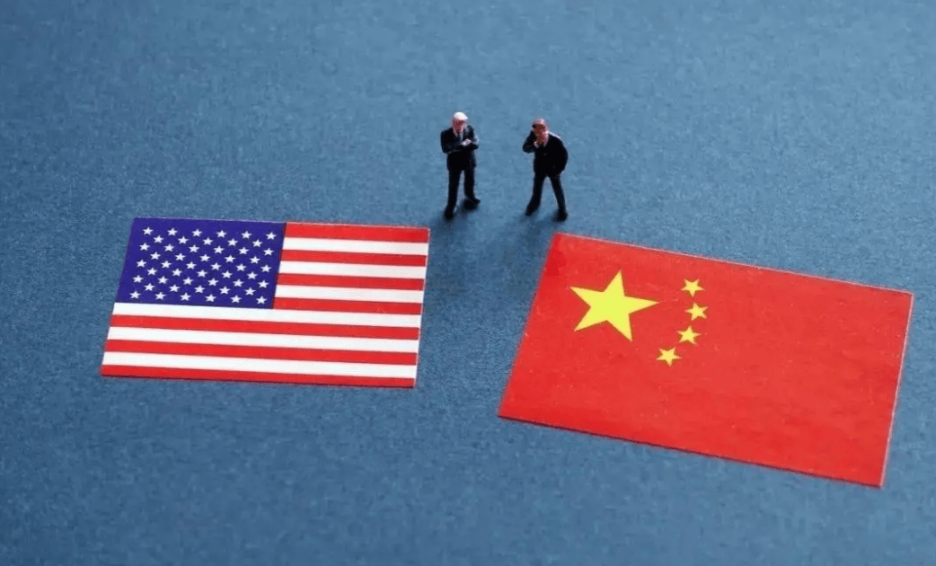 中美吉隆坡会谈硬碰硬，美方罕见用4个字评价，中方回应则大不同