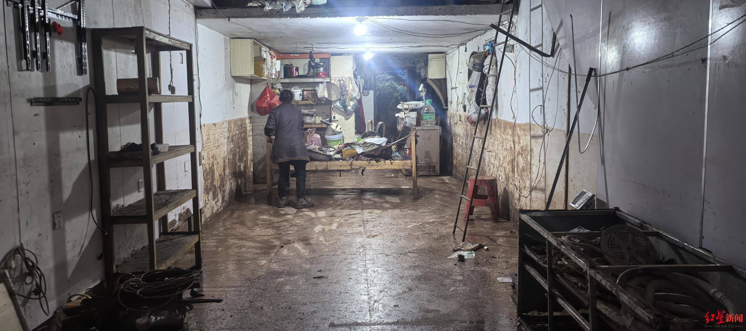 达州双龙镇遭暴雨袭击,街道被淹多辆车被冲走 镇政府:已全力进入清淤阶段