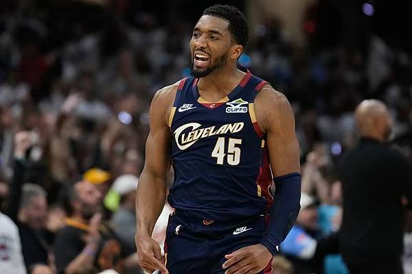 NBA|米切尔43分哈登全场唯一两双,骑士扳平大比分