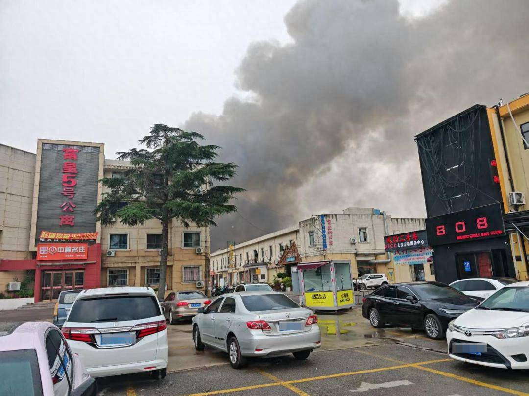 苏州甪直镇有工厂发生爆炸,当地:火势已控制,2人受伤